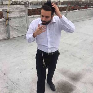 Meet your Posher, Akiva